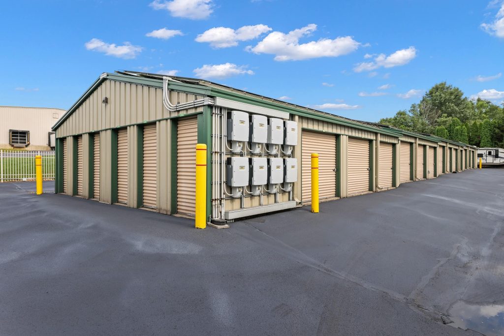 drive-up storage units at Kings 625 Self Storage near Bowmansville, PA