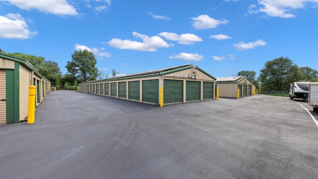 drive-up storage units at Kings 625 Self Storage near Bowmansville, PA