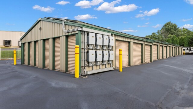 drive-up storage units at Kings 625 Self Storage near Bowmansville, PA