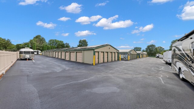 drive-up storage units at Kings 625 Self Storage near Bowmansville, PA